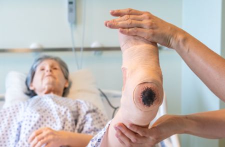 Leerlabs betrekken jongeren bij ouderenzorg