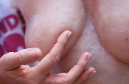 Wander Boobs wapent 65-plussers tegen borstkanker